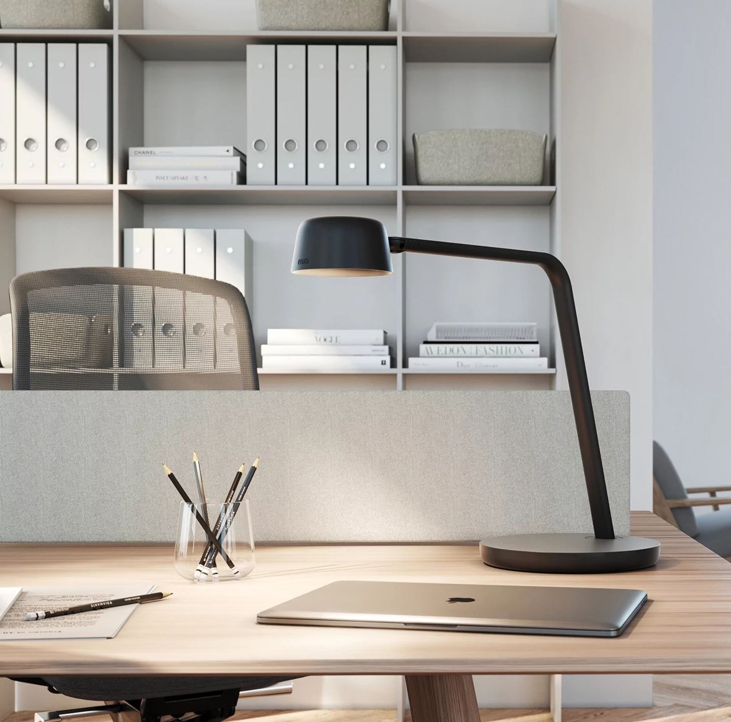Motus Table Arbeitsplatzleuchte von Glamox