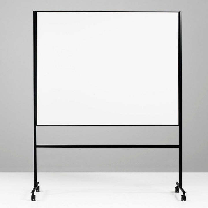 One mobiles Whiteboard (zweiseitig nutzbar) von Lintex