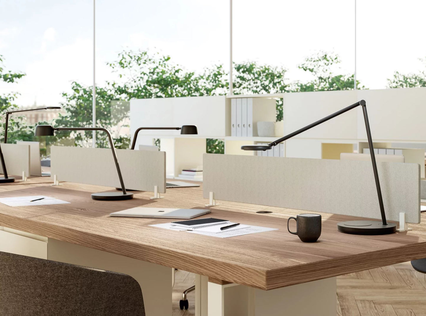 Motus Table Arbeitsplatzleuchte von Glamox