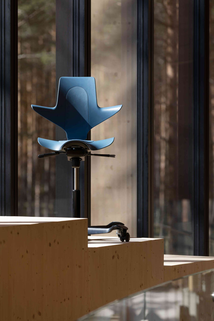 Arbeitsstuhl Capisco Puls 8010 von HAG