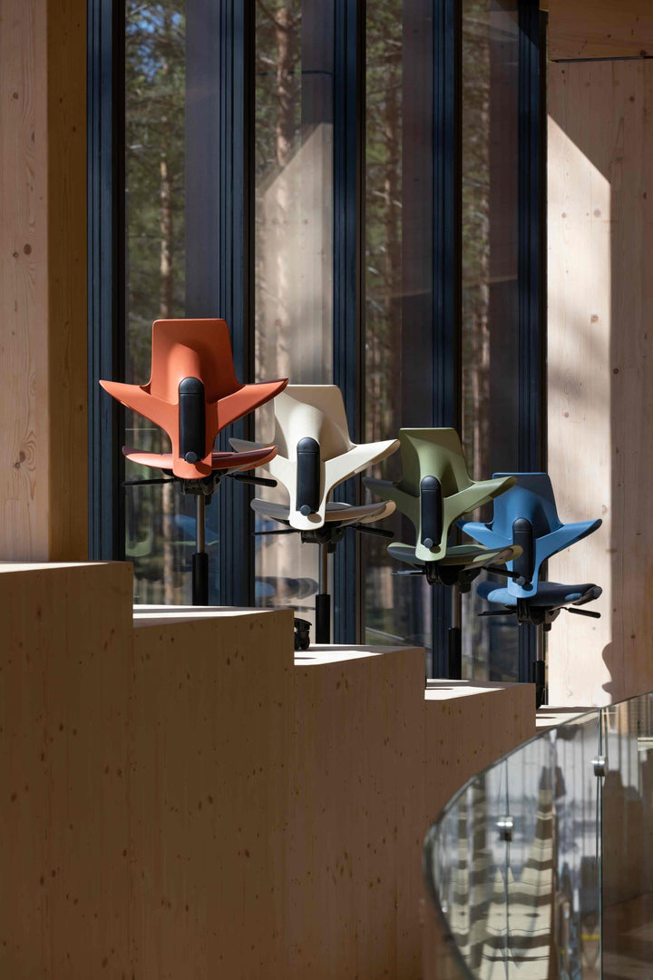 Arbeitsstuhl Capisco Puls 8010 von HAG