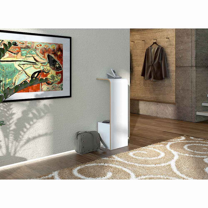 Anlehnregale fon, platz von Tojo