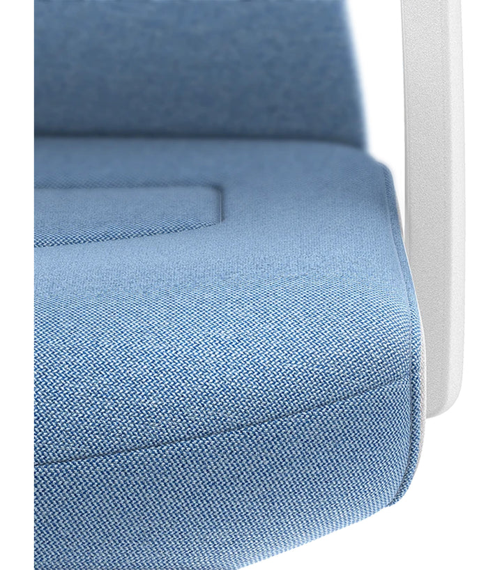 Drehstuhl PURE INTERIOR von Interstuhl