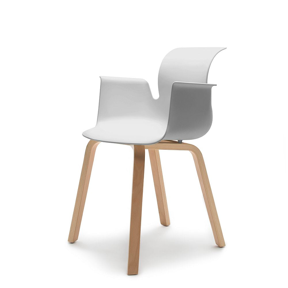 Pro Armchair Vierbeinholzgestell von Flötotto