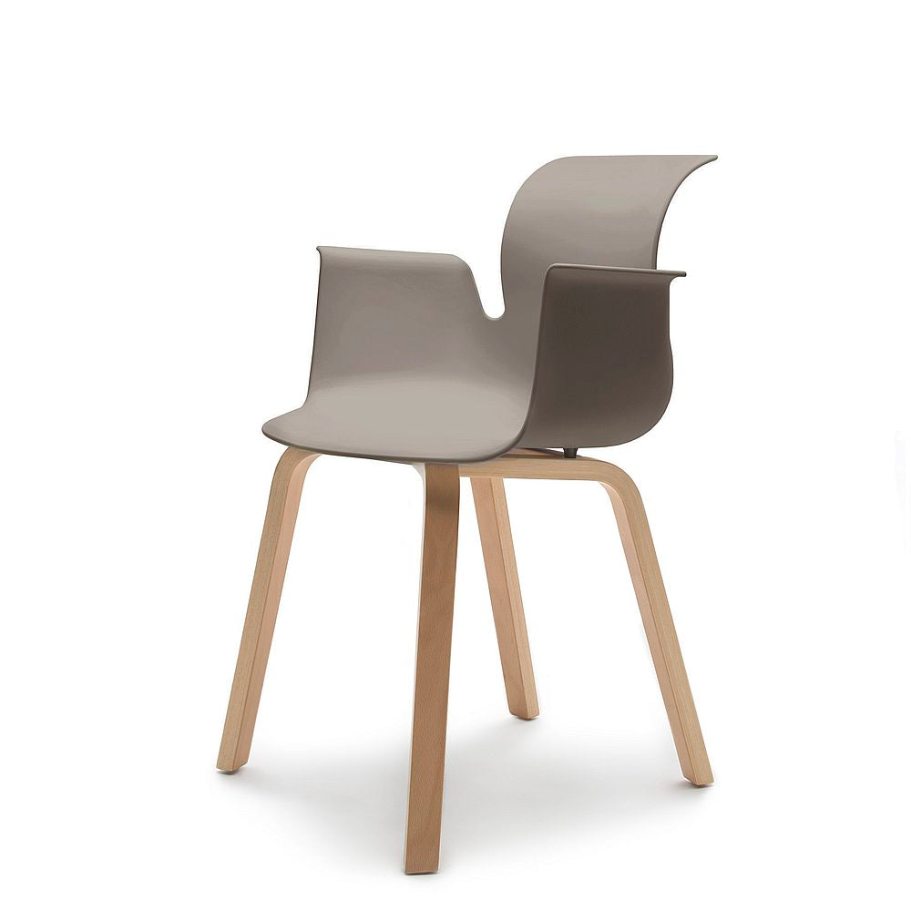 Pro Armchair Vierbeinholzgestell von Flötotto