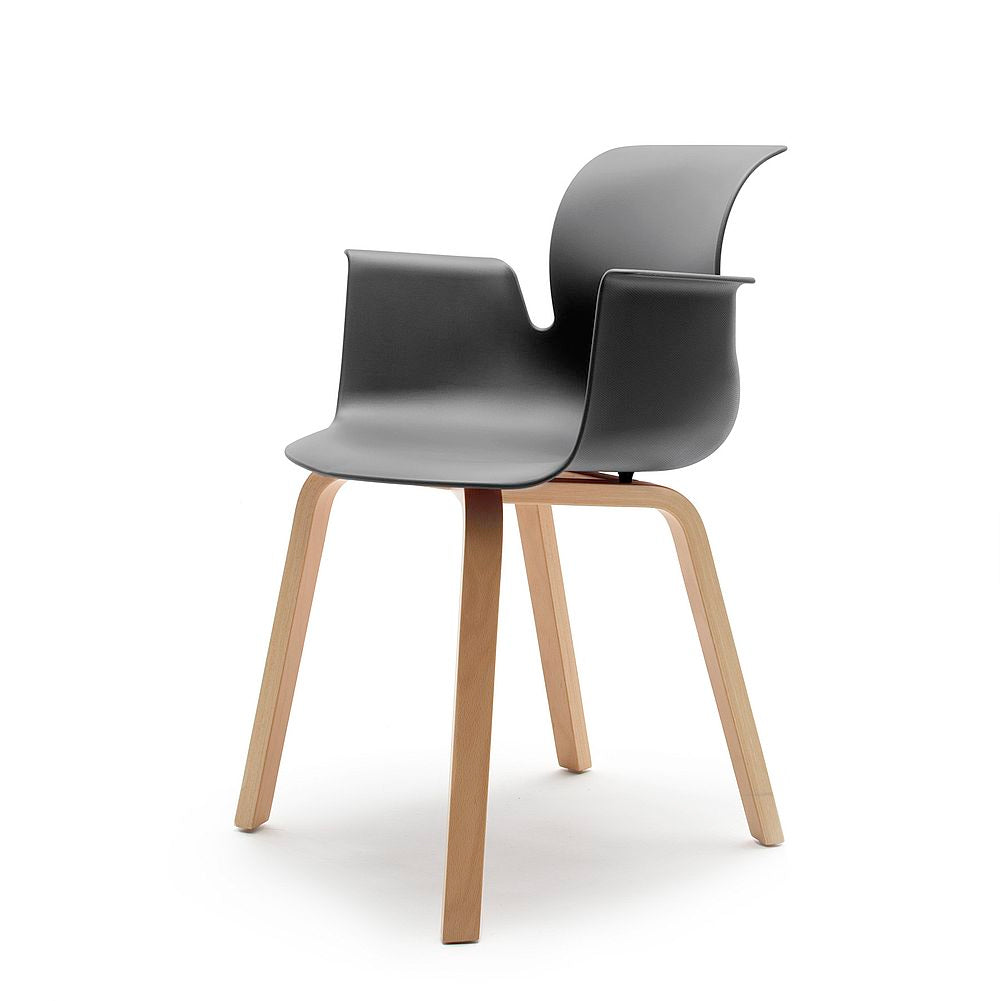 Pro Armchair Vierbeinholzgestell von Flötotto