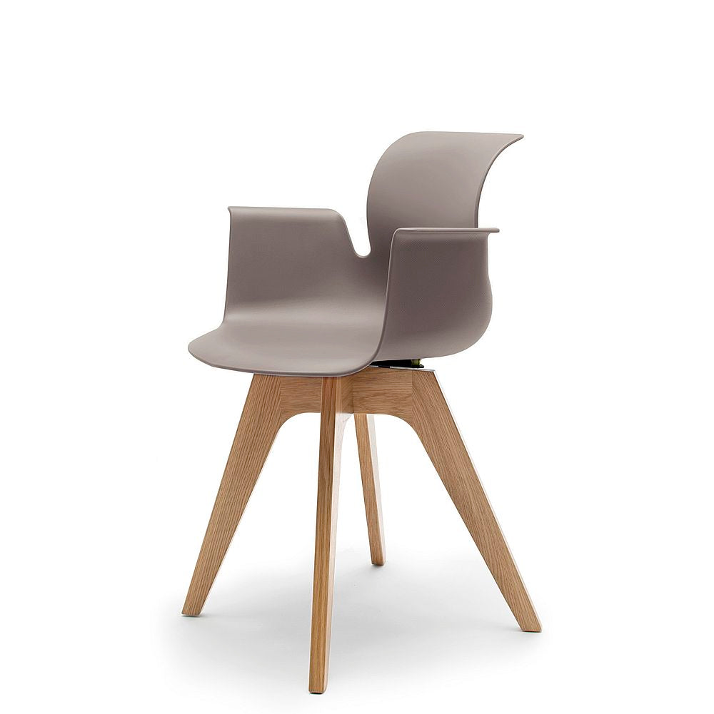 Pro Armchair Viersternholzgestell von Flötotto