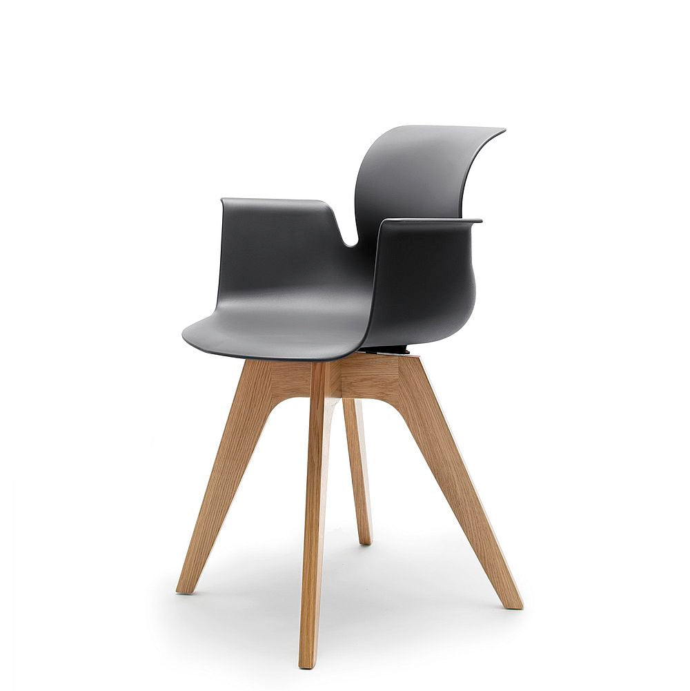 Pro Armchair Viersternholzgestell von Flötotto