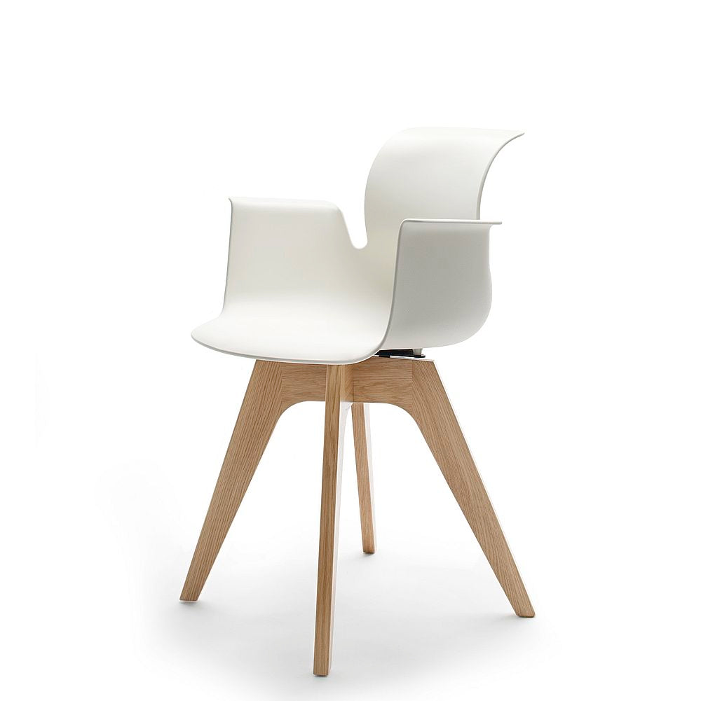 Pro Armchair Viersternholzgestell von Flötotto