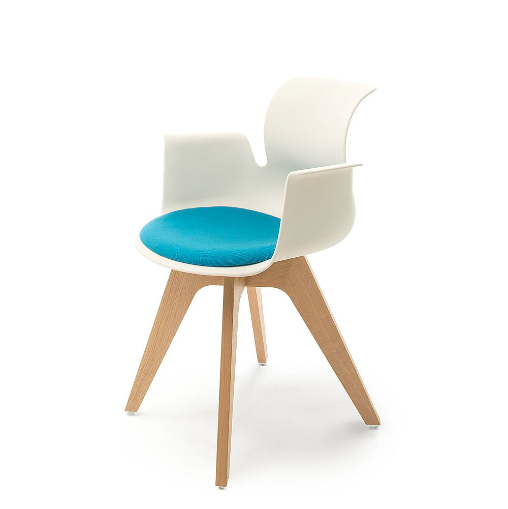Pro Armchair Viersternholzgestell von Flötotto