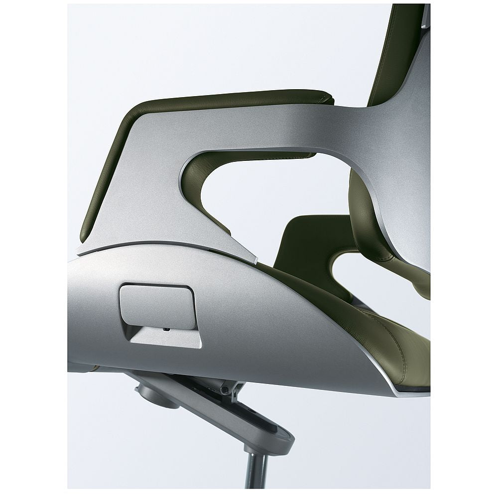 Silver 362S mit Lederbezug von Interstuhl