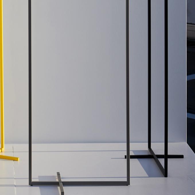 Standgarderobe Jonathan von Jan Kurtz