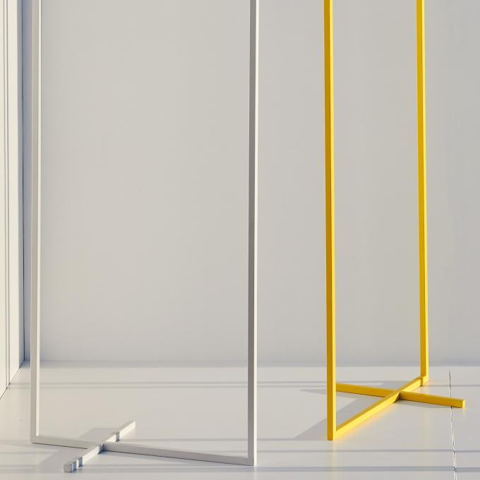 Standgarderobe Jonathan von Jan Kurtz