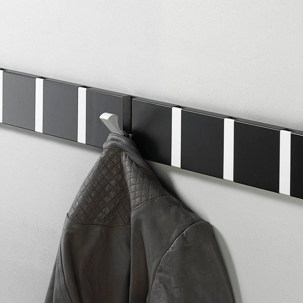 Wandgarderobe Knax mit acht Haken waagerecht von Loca