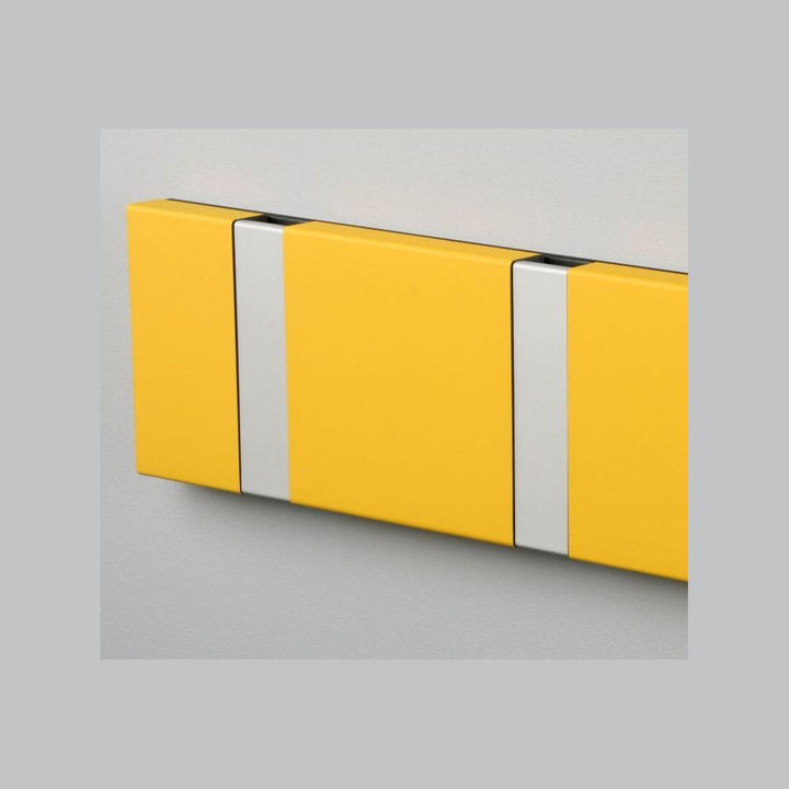 Wandgarderobe Knax mit zwei Haken waagerecht von Loca