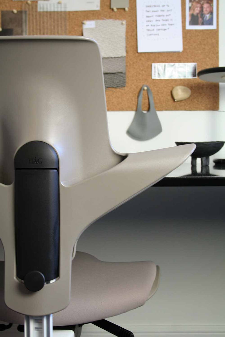 Arbeitsstuhl Capisco Puls 8010 von HAG