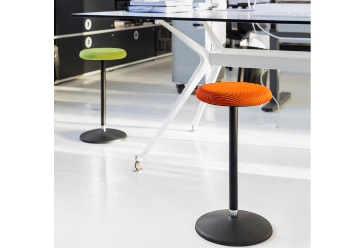 Hocker Sway von Girsberger