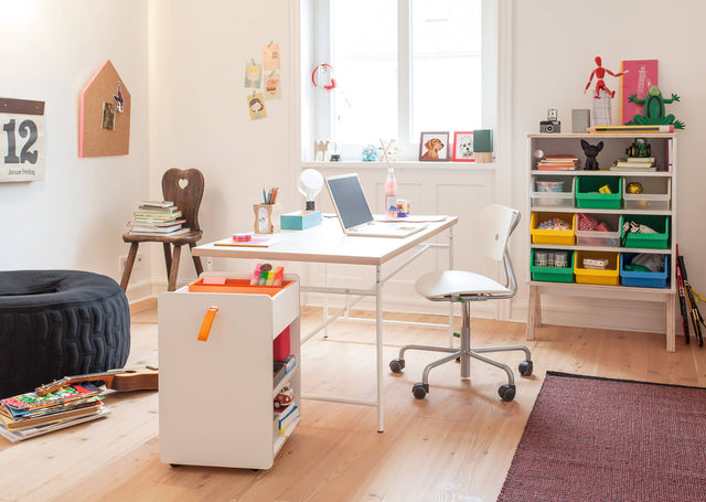 Back-to-School Set: Schreibtisch, Stuhl & Container