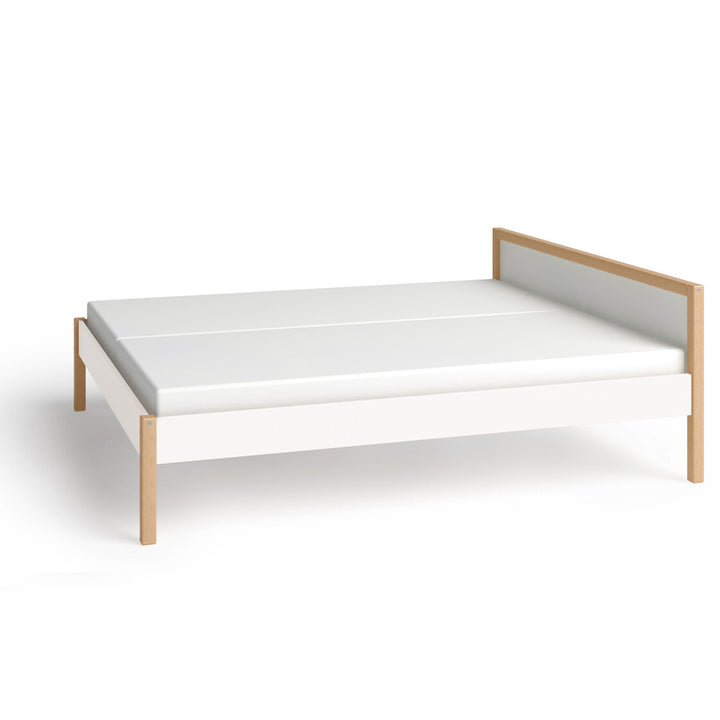 Doppelbett mit Kopfteil von Flötotto