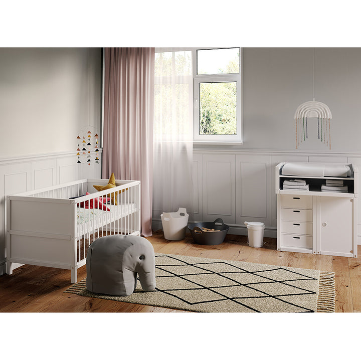 Wickelkommode offen und mit Türvon flötotto