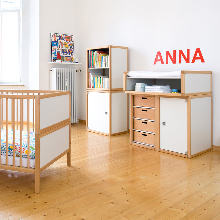 Wickelkommode offen und mit Türvon flötotto