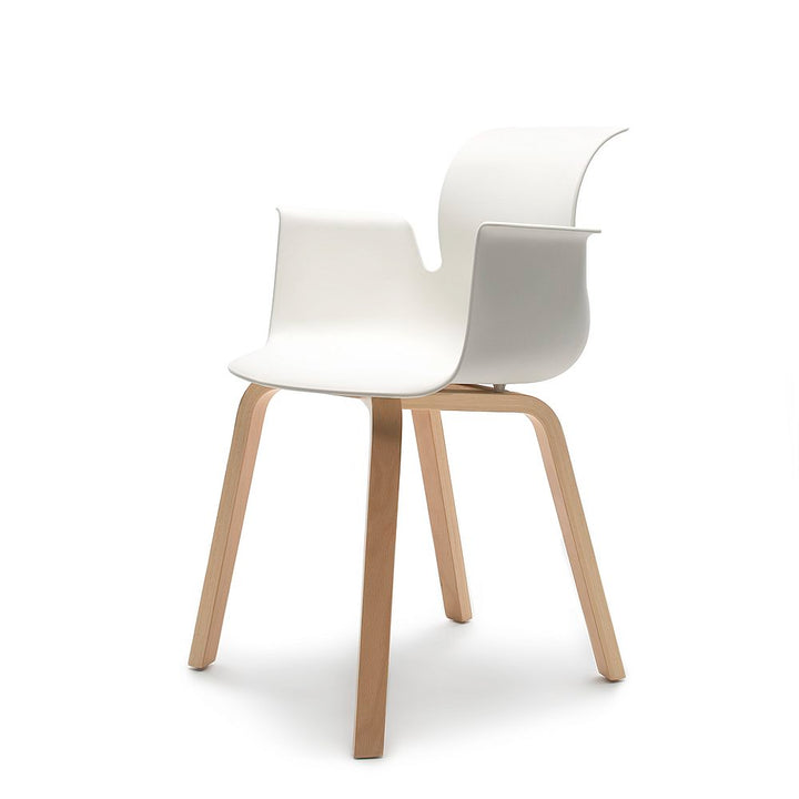 Pro Armchair Vierbeinholzgestell von Flötotto