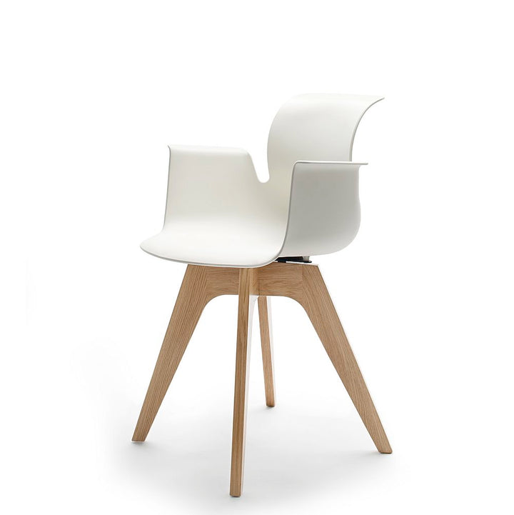 Pro Armchair Viersternholzgestell von Flötotto