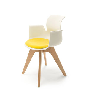 Pro Armchair Viersternholzgestell von Flötotto