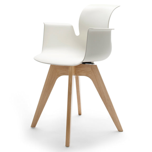 Pro Armchair Viersternholzgestell von Flötotto